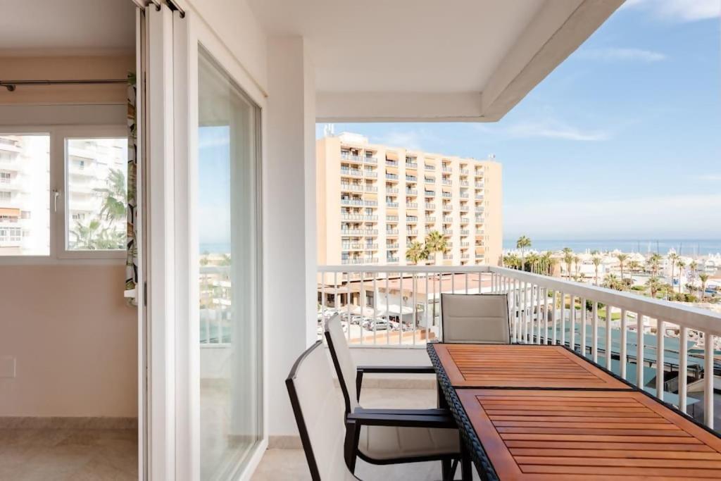 Amplio Con Vistas Al Mar Y Piscina En Benalmadena Apartment Exterior photo