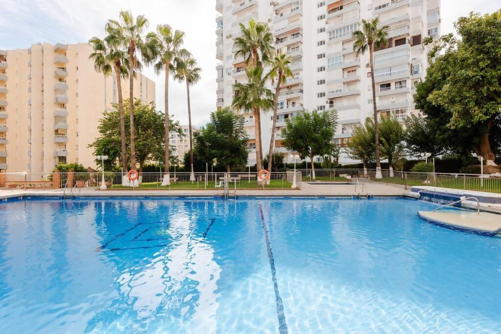 Amplio Con Vistas Al Mar Y Piscina En Benalmadena Apartment Exterior photo