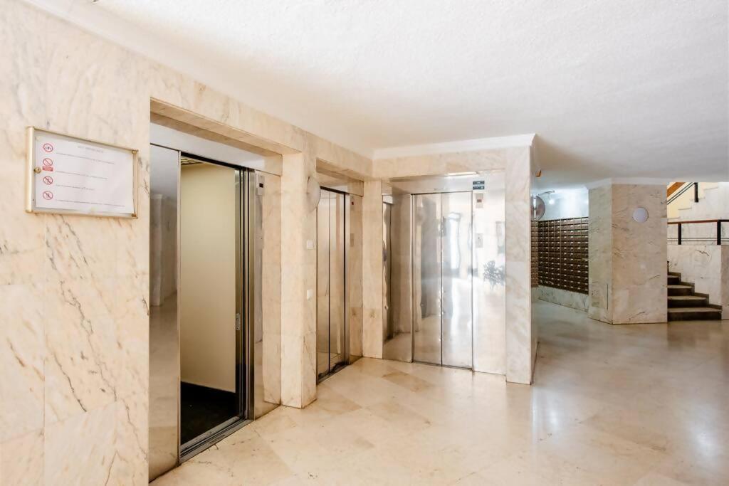 Amplio Con Vistas Al Mar Y Piscina En Benalmadena Apartment Exterior photo